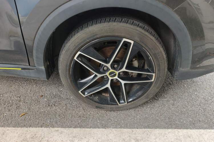 Used Roewe RX5 2021 PLUS 330TGI Automatic National Style Smart Enjoyment Edition Right Front Wheel Hub