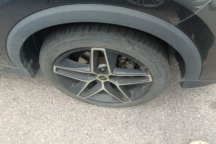 Used Roewe RX5 2021 PLUS 330TGI Automatic National Trend Intelligent Deluxe Edition Right Front Wheel Hub