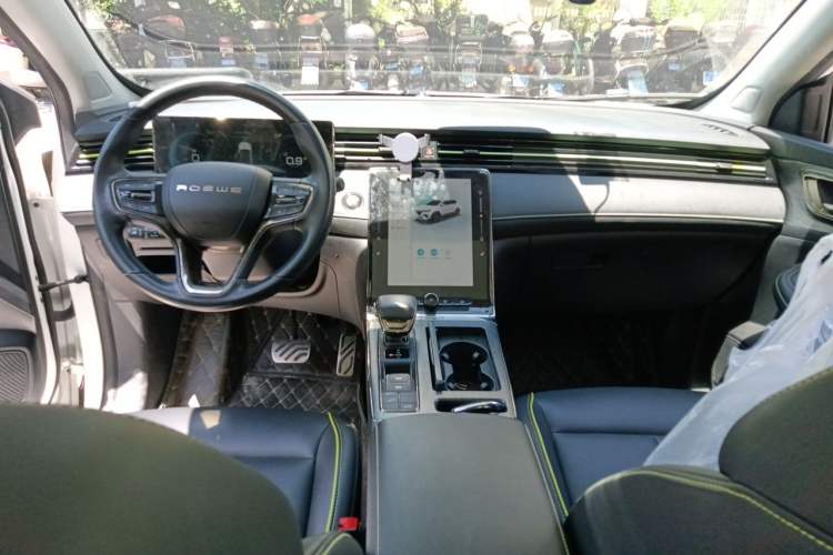 Used Roewe RX5 2021 PLUS 330TGI Automatic National Style Smart Luxury Edition Center Console