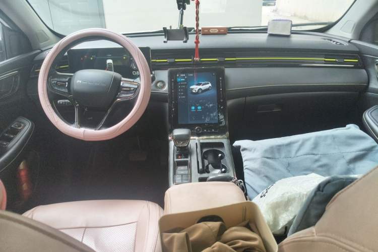 Used Roewe RX5 2021 PLUS 330TGI Automatic National Trend Intelligent Deluxe Edition Center Console