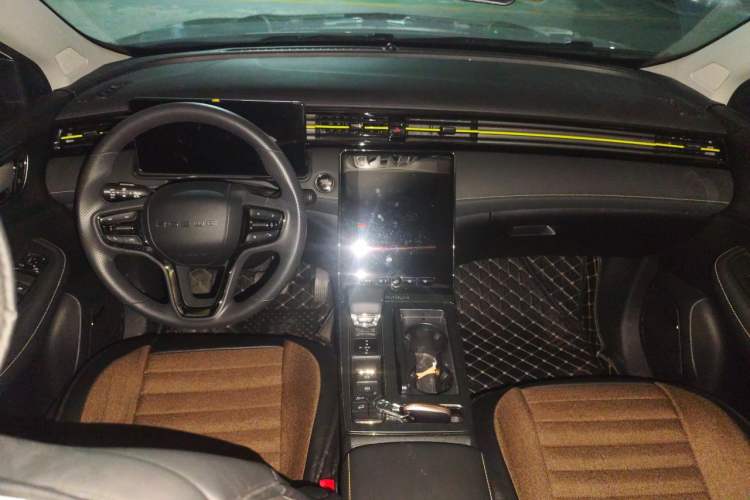 Used Roewe RX5 2021 PLUS 330TGI Automatic National Style Smart Enjoyment Edition Center Console