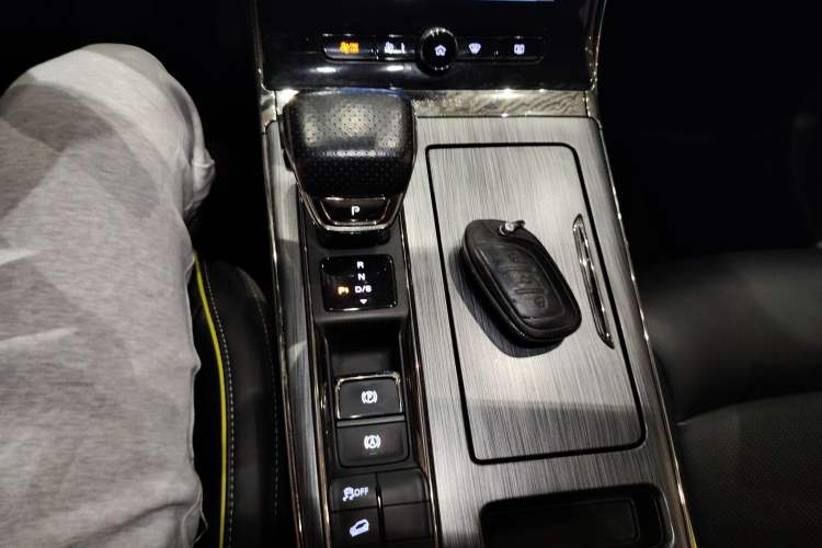 Used Roewe RX5 2021 PLUS 330TGI Automatic National Trend Intelligent Deluxe Edition Gear Lever