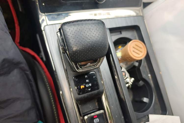 Used Roewe RX5 2021 PLUS 330TGI Automatic National Style Smart Enjoyment Edition Gear Lever