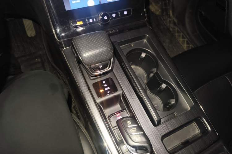 Used Roewe RX5 2021 PLUS 330TGI Automatic National Style Smart Enjoyment Edition Gear Lever