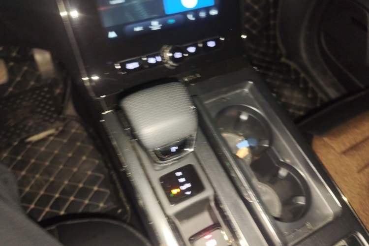 Used Roewe RX5 2021 PLUS 330TGI Automatic National Style Smart Enjoyment Edition Gear Lever