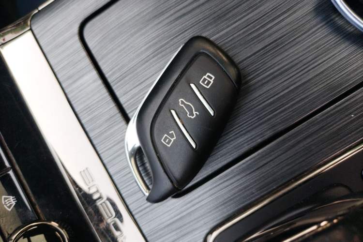 Used Roewe RX5 2021 PLUS 330TGI Automatic National Style Smart Enjoyment Edition Interior 1