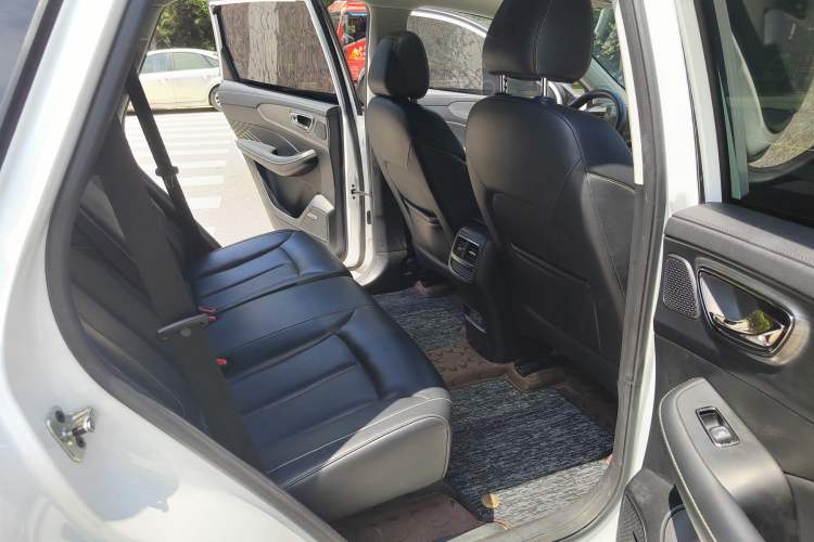 Used Roewe RX5 2021 PLUS 330TGI Automatic National Trend Intelligent Deluxe Edition Interior 6