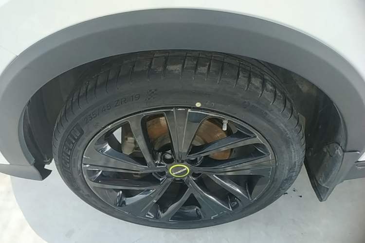 Used Roewe RX5 2021 PLUS 300TGI Automatic Ali National Trend Luxury Ronglin Edition Left Front Wheel Hub
