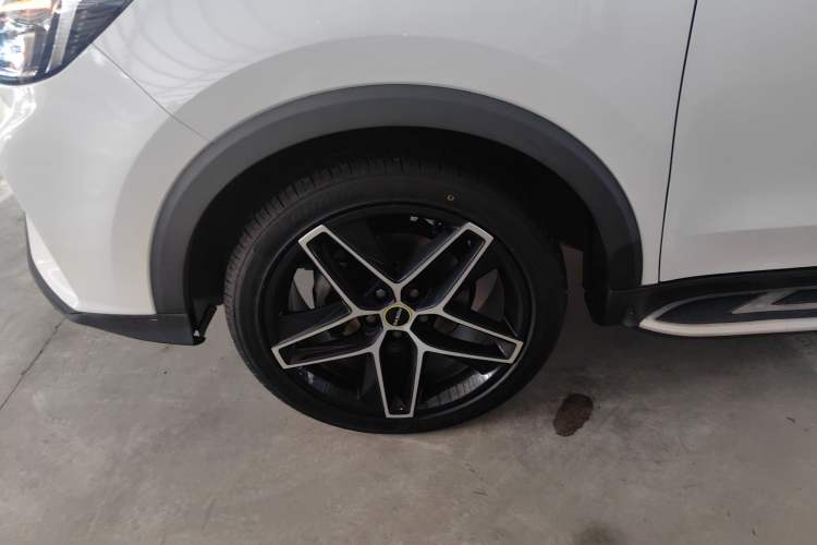 Used Roewe RX5 2021 PLUS 330TGI Automatic National Trend Intelligent Deluxe Edition Left Front Wheel Hub