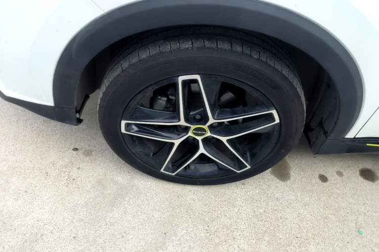 Used Roewe RX5 2021 PLUS 330TGI Automatic National Style Smart Enjoyment Edition Left Front Wheel Hub