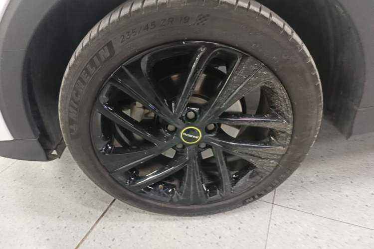Used Roewe RX5 2021 PLUS 300TGI Automatic Ali National Trend Flagship Ronglin Edition Left Front Wheel Hub