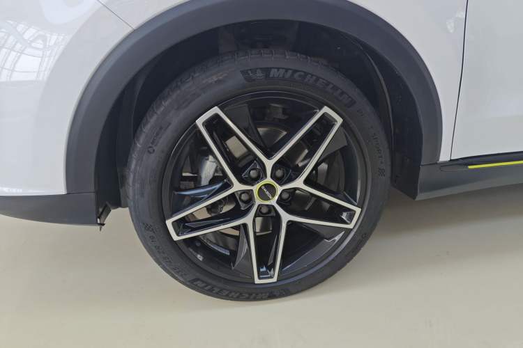 Used Roewe RX5 2021 PLUS 330TGI Automatic National Trend Intelligent Deluxe Edition Left Front Wheel Hub
