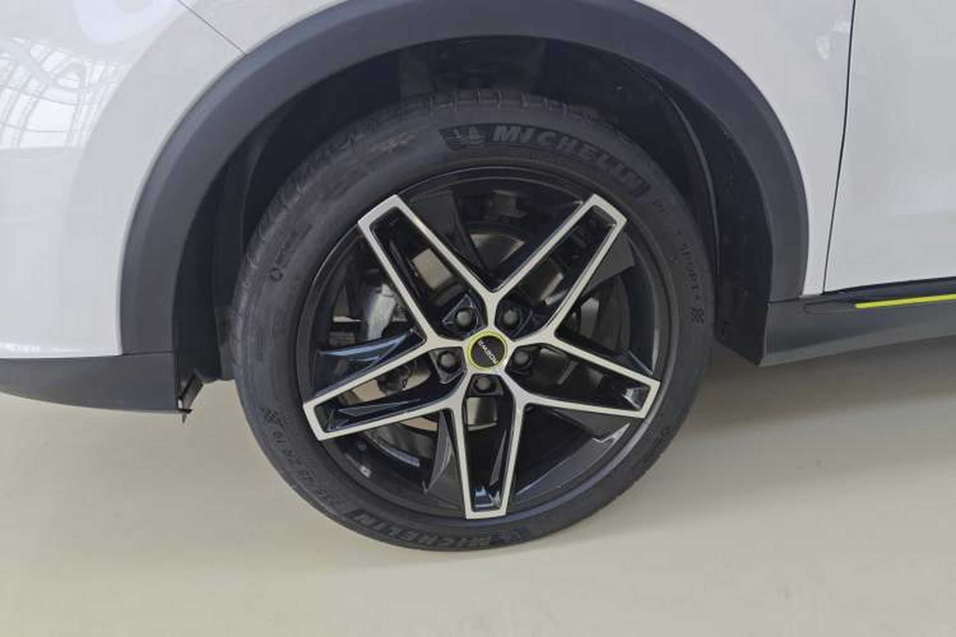Used Roewe RX5 2021 PLUS 330TGI Automatic National Trend Intelligent Deluxe Edition Left Front Wheel Hub