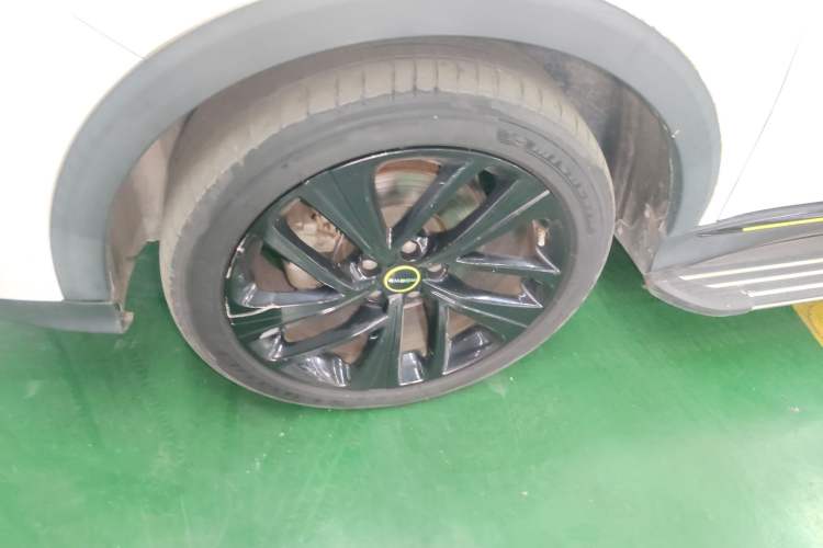 Used Roewe RX5 2021 PLUS 300TGI Automatic Ali National Trend Flagship Ronglin Edition Left Front Wheel Hub