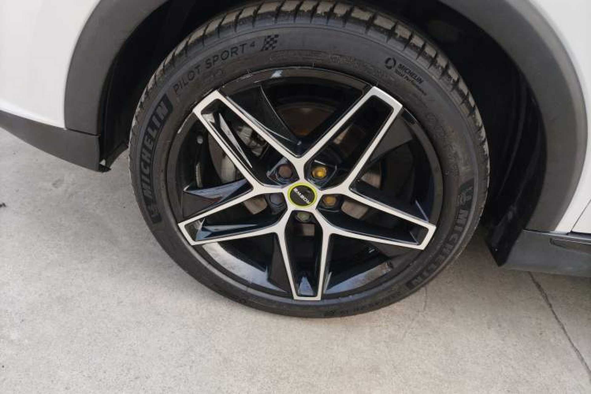 Used Roewe RX5 2021 PLUS 330TGI Automatic National Style Smart Enjoyment Edition Left Front Wheel Hub
