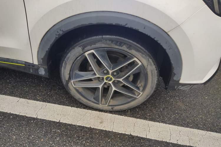 Used Roewe RX5 2021 PLUS 330TGI Automatic National Trend Intelligent Deluxe Edition Right Front Wheel Hub