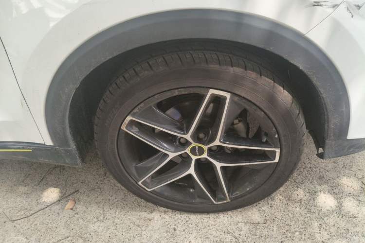 Used Roewe RX5 2021 PLUS 330TGI Automatic National Trend Intelligent Deluxe Edition Right Front Wheel Hub