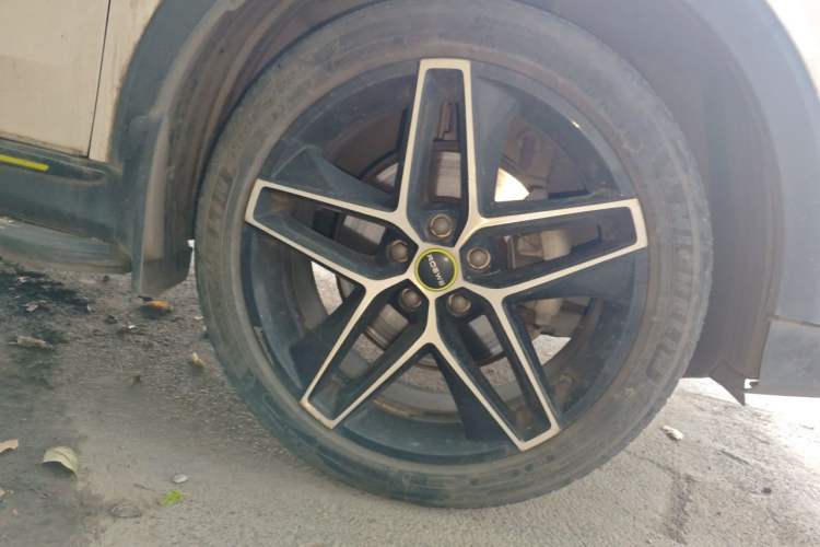 Used Roewe RX5 2021 PLUS 330TGI Automatic National Style Smart Enjoyment Edition Right Front Wheel Hub