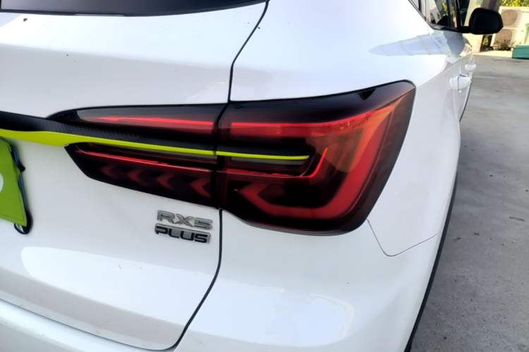 Used Roewe RX5 2021 PLUS 330TGI Automatic National Style Smart Enjoyment Edition Right Rear Taillight