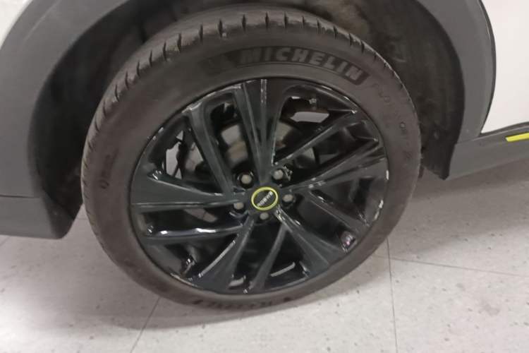Used Roewe RX5 2021 PLUS 300TGI Automatic Ali National Trend Flagship Ronglin Edition Right Rear Wheel Hub