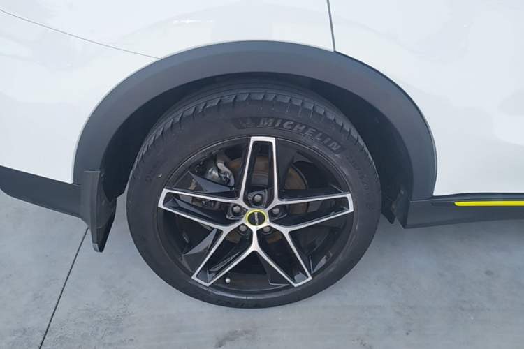 Used Roewe RX5 2021 PLUS 330TGI Automatic National Trend Intelligent Deluxe Edition Right Rear Wheel Hub