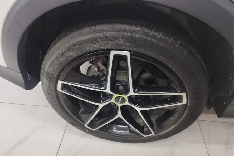 Used Roewe RX5 2021 PLUS 330TGI Automatic National Trend Intelligent Deluxe Edition Right Rear Wheel Hub