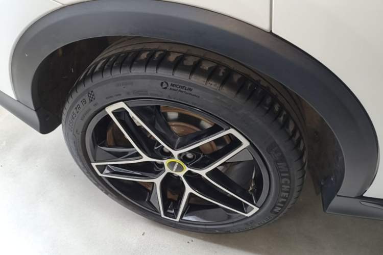 Used Roewe RX5 2021 PLUS 330TGI Automatic National Trend Intelligent Deluxe Edition Right Rear Wheel Hub