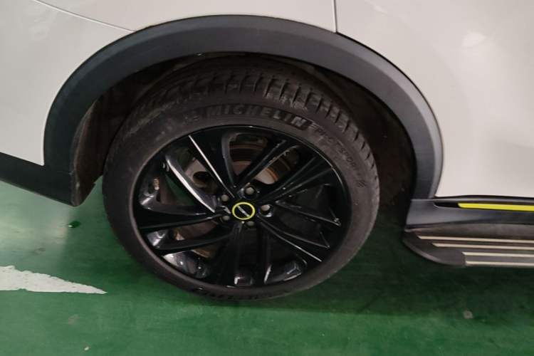 Used Roewe RX5 2021 PLUS 300TGI Automatic Ali National Trend Flagship Ronglin Edition Right Rear Wheel Hub
