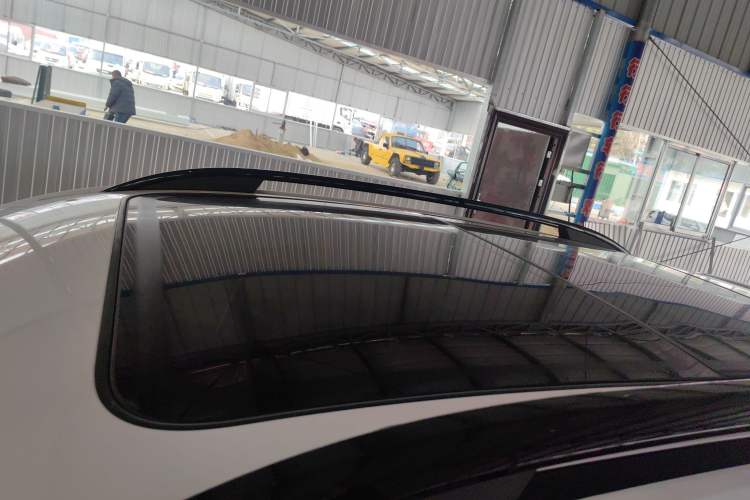 Used Roewe RX5 2021 PLUS 330TGI Automatic National Trend Intelligent Deluxe Edition Roof