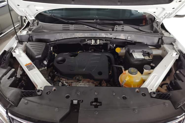 Used Roewe RX5 2022 330TGI Automatic National Style Edition Engine Bay