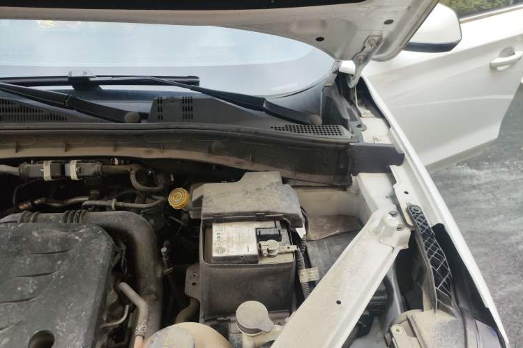 Used Roewe RX5 2022 330TGI Automatic National Style Edition Engine Bay Left