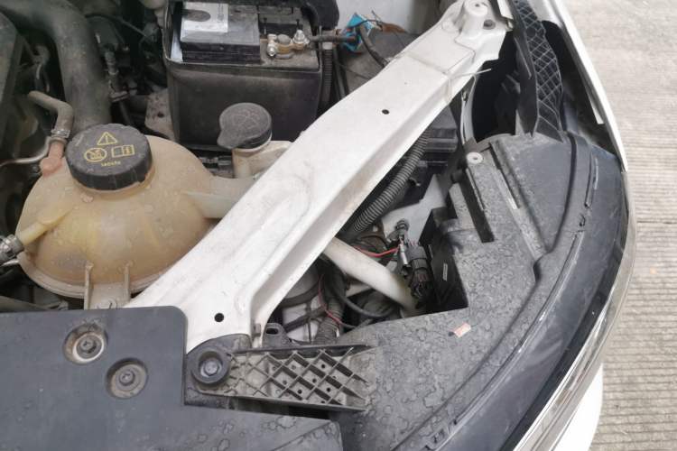 Used Roewe RX5 2022 330TGI Automatic National Style Edition Engine Bay Left