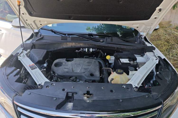 Used Roewe RX5 2022 330TGI Automatic National Style Edition Engine Bay