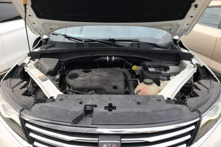 Used Roewe RX5 2022 330TGI Automatic National Style Edition Engine Bay