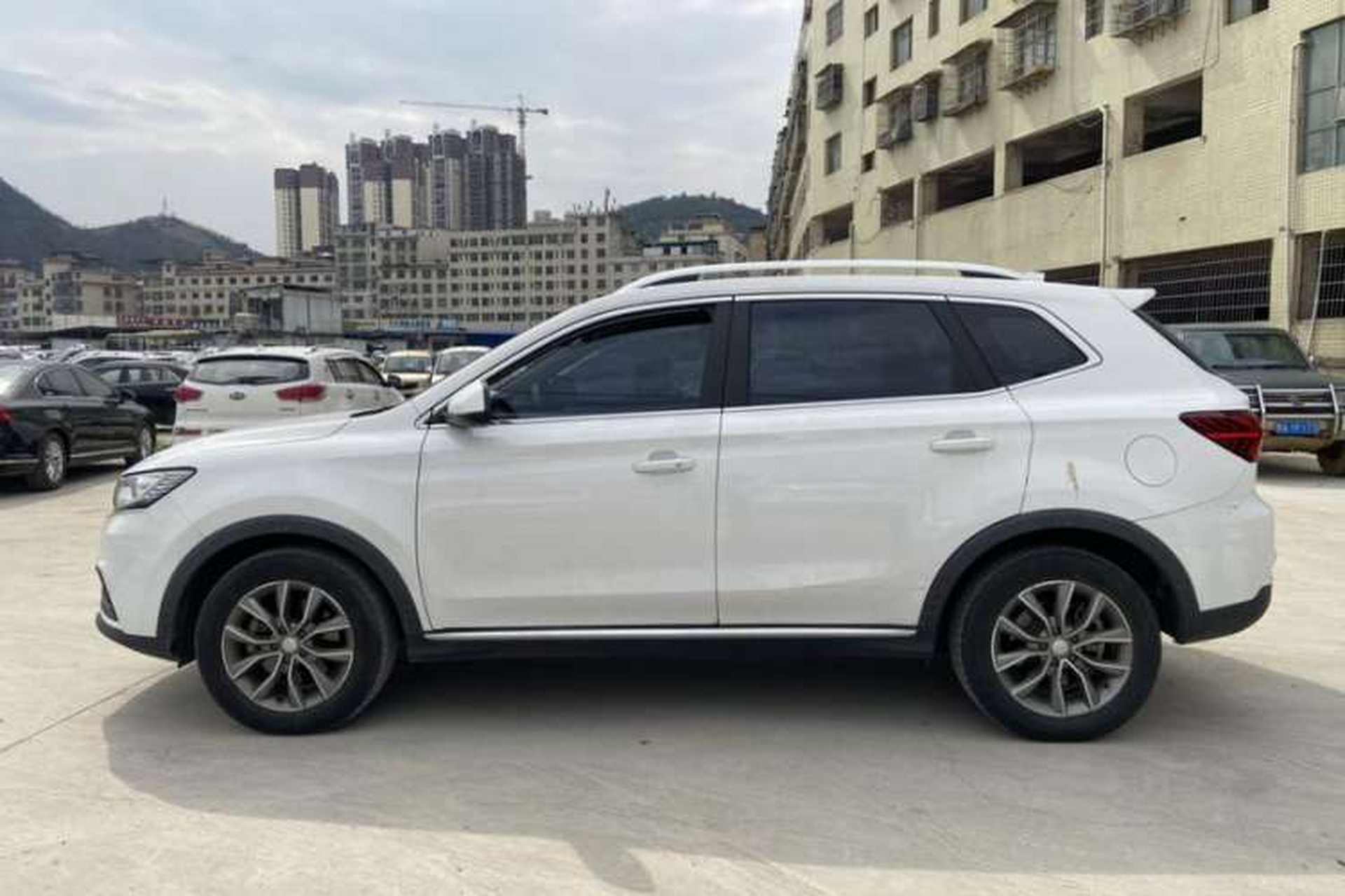 Used Roewe RX5 2022 330TGI Automatic National Style Edition Exterior 3