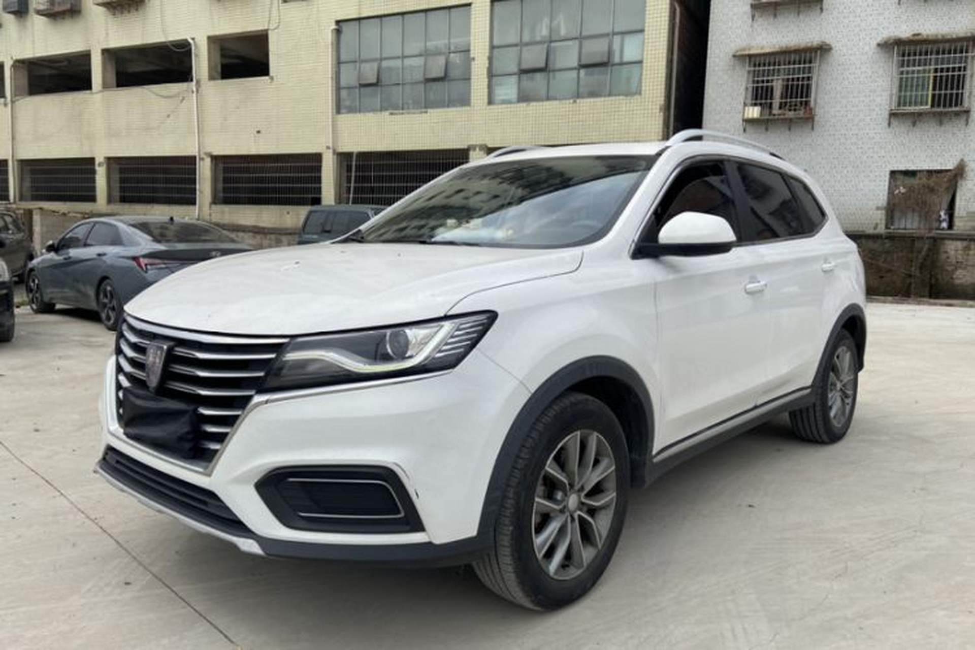 Used Roewe RX5 2022 330TGI Automatic National Style Edition Front Left 45 Deg