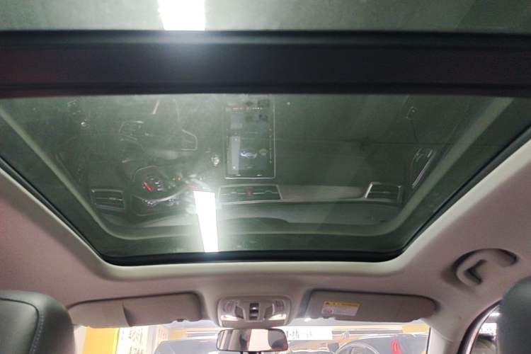 Used Roewe RX5 2022 330TGI Automatic National Style Edition Headliner