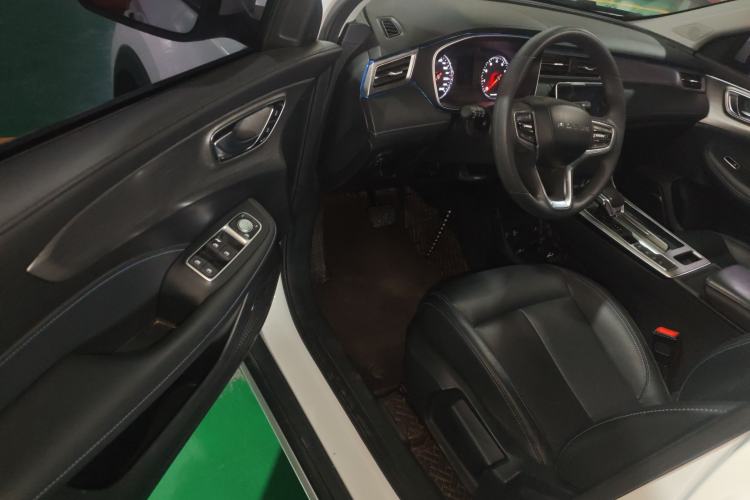 Used Roewe RX5 2022 330TGI Automatic National Style Edition Interior 3