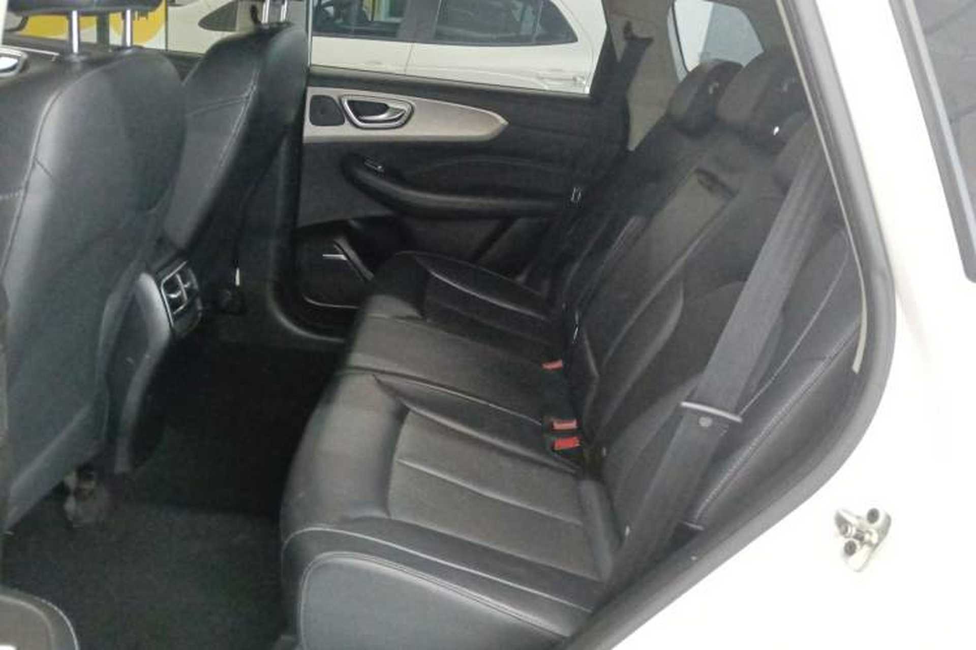Used Roewe RX5 2022 330TGI Automatic National Style Edition Interior 4