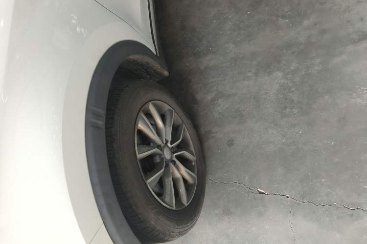 Used Roewe RX5 2022 330TGI Automatic National Style Edition Left Front Wheel Hub