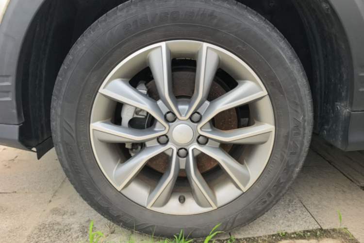 Used Roewe RX5 2022 330TGI Automatic National Style Edition Left Front Wheel Hub