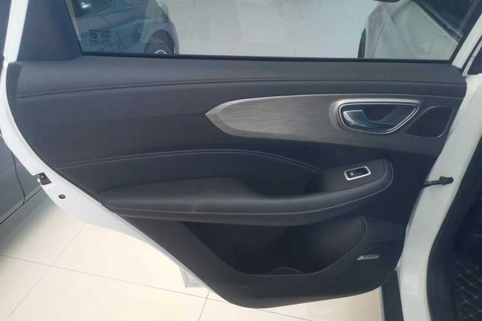 Used Roewe RX5 2022 330TGI Automatic National Style Edition Left Rear Door Interior