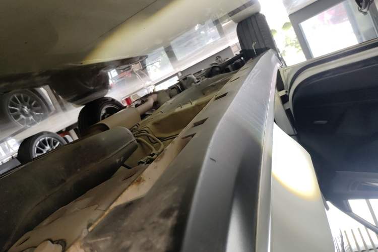 Used Roewe RX5 2022 330TGI Automatic National Style Edition Left Side Sill