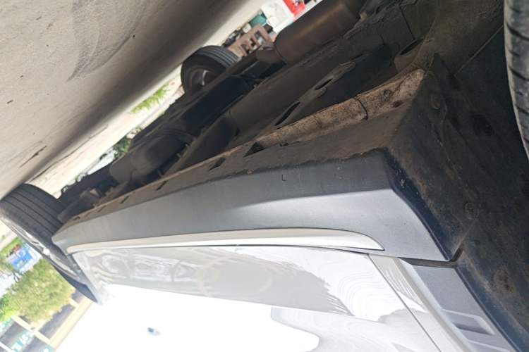 Used Roewe RX5 2022 330TGI Automatic National Style Edition Left Side Sill