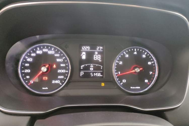 Used Roewe RX5 2022 330TGI Automatic National Style Edition Odometer Close Up