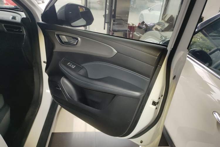 Used Roewe RX5 2022 330TGI Automatic National Style Edition Right Front Door Interior