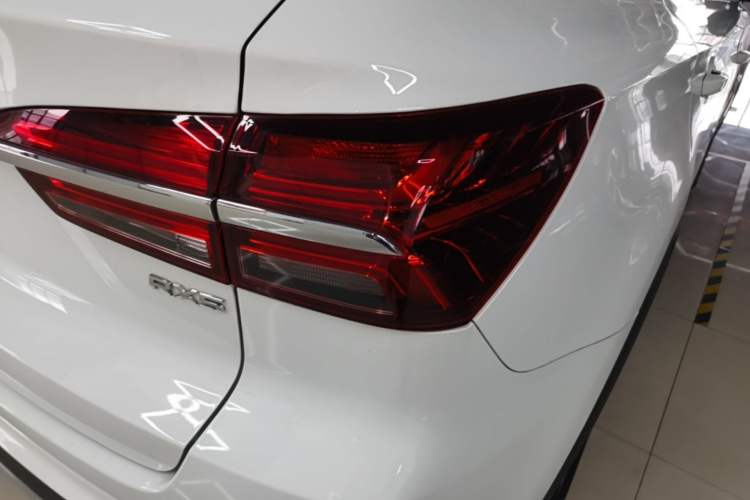Used Roewe RX5 2022 330TGI Automatic National Style Edition Right Rear Taillight