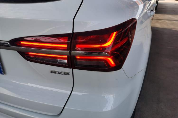 Used Roewe RX5 2022 330TGI Automatic National Style Edition Right Rear Taillight