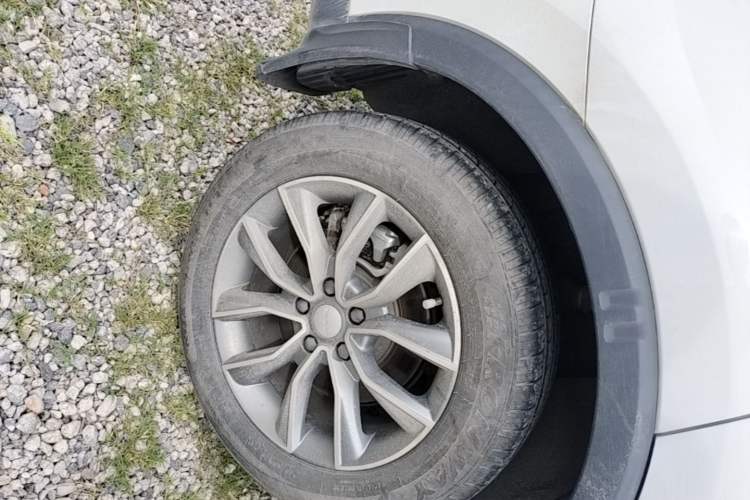 Used Roewe RX5 2022 330TGI Automatic National Style Edition Right Rear Wheel Hub