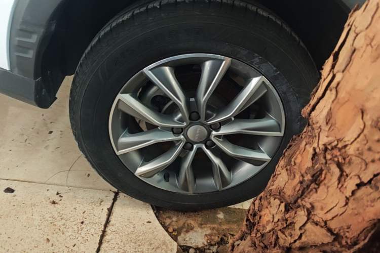 Used Roewe RX5 2022 330TGI Automatic National Style Edition Right Rear Wheel Hub